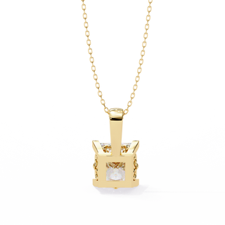 Majestic Glow Diamond Pendant